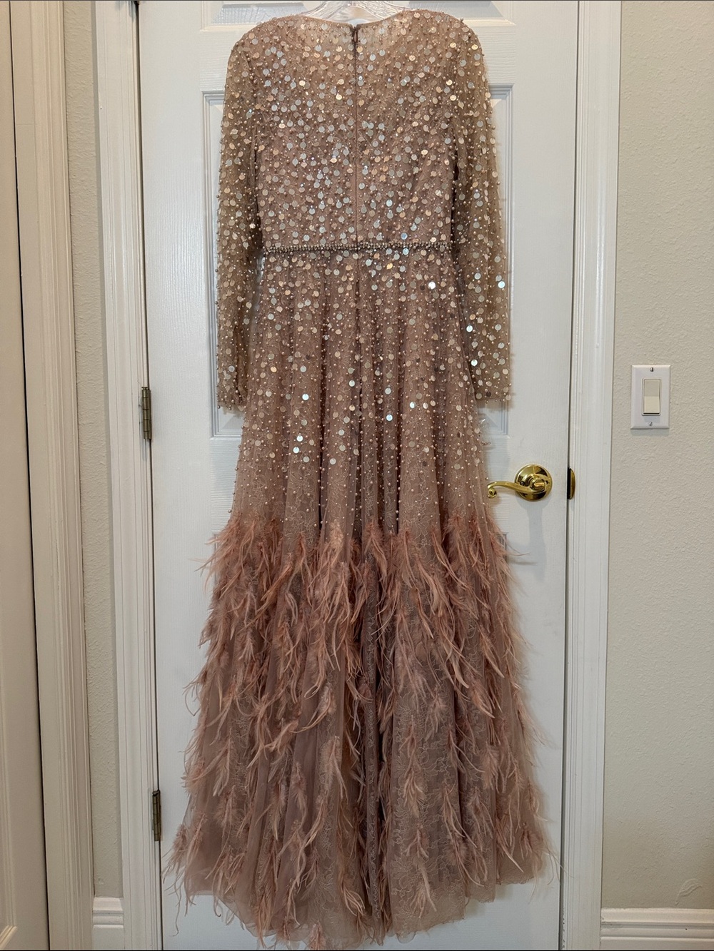 Mac Duggal 11782 Pink Disc Embellished Sequin Gown with Feather Detail Sz 6 NWT - Picture 11 of 16